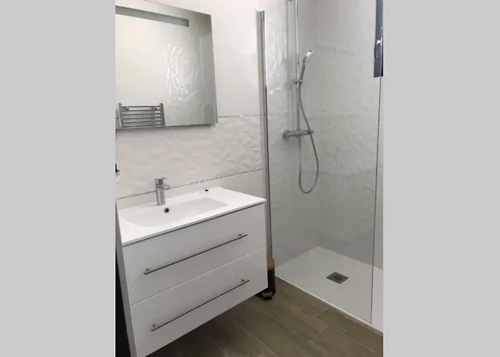 Maison Face Acces Plage, 4 Chambres, 11 Personnes *