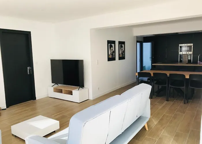 Maison Face Acces Plage, 4 Chambres, 11 Personnes *